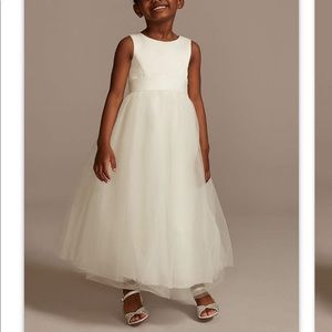 Satin Flower Girl Dress w Tulle Skirt size 7